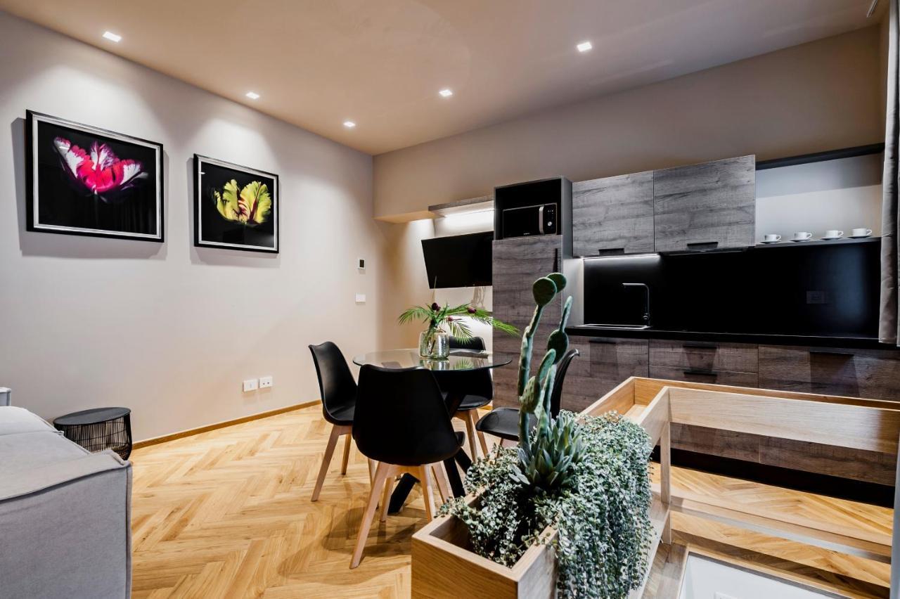 Ferrini Home - Etnea Heritage คาตาเนีย ภายนอก รูปภาพ